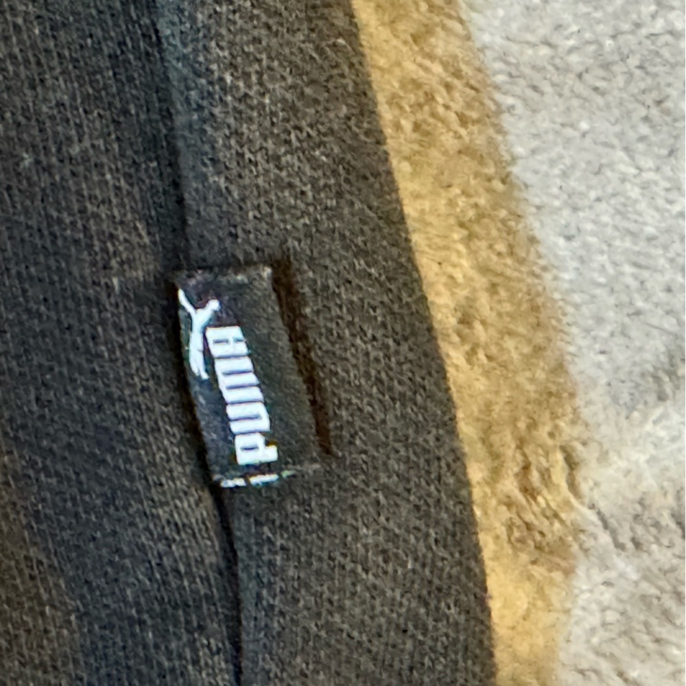 PUMA Black Hoodie with White Logo

#1409 - Picture 4 of 10